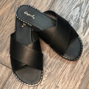 Qupid Black Slides